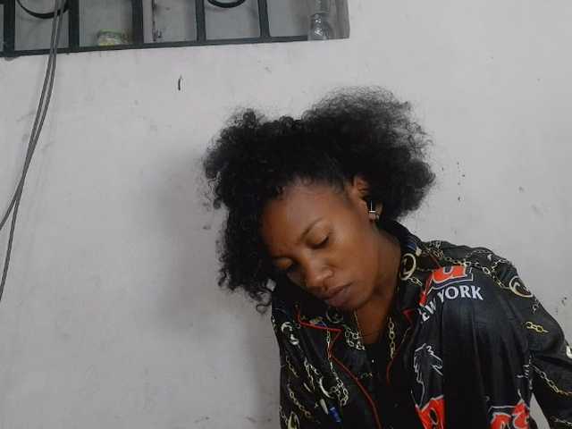 Claudiaah live cam preview
