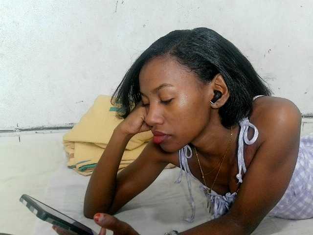 Claudiaah live cam on BongaCams