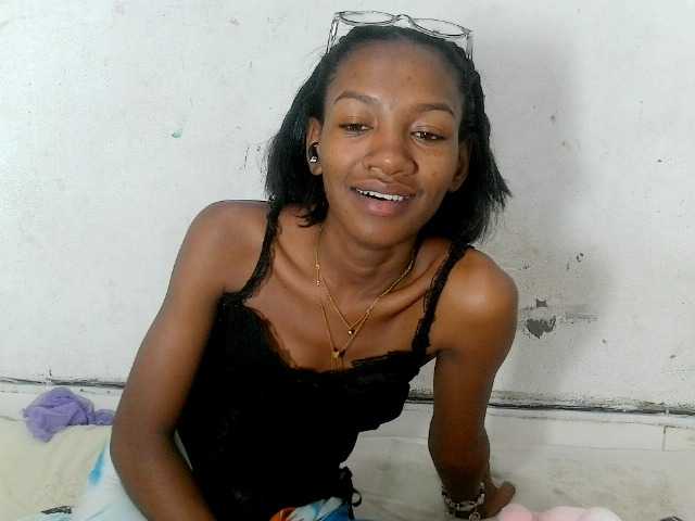 Claudiaah live cam on BongaCams