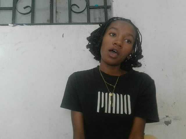 Claudiaah live cam
