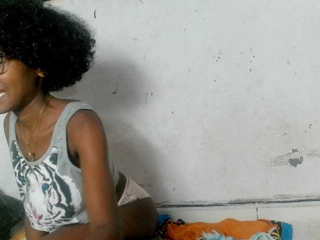Claudiaah live cam on BongaCams