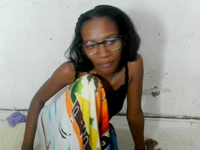 Claudiaah live webcam show