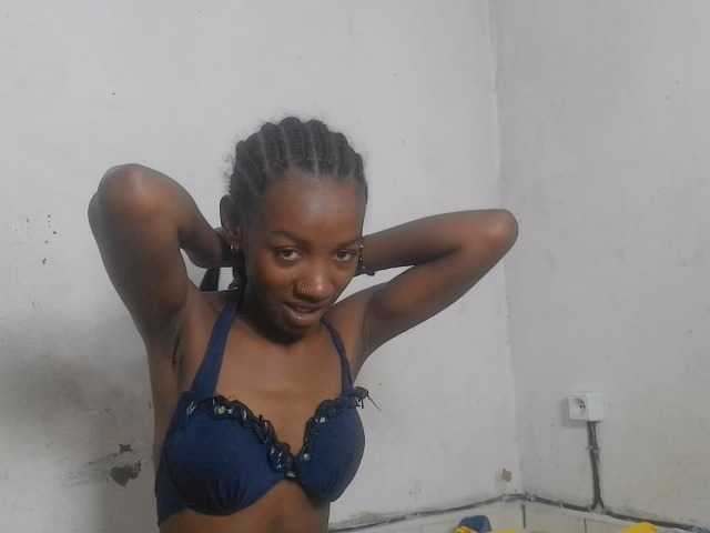 Claudiaah live cam on BongaCams