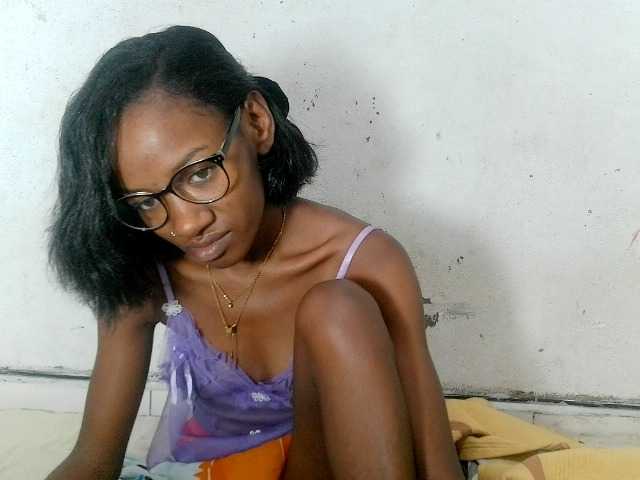 Claudiaah live cam on BongaCams