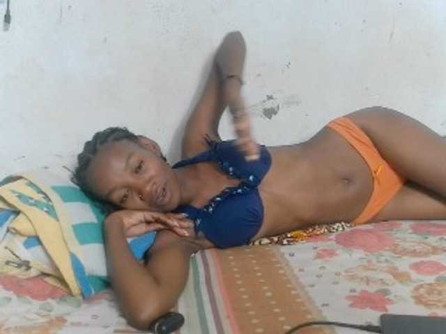 Claudiaah live cam on BongaCams