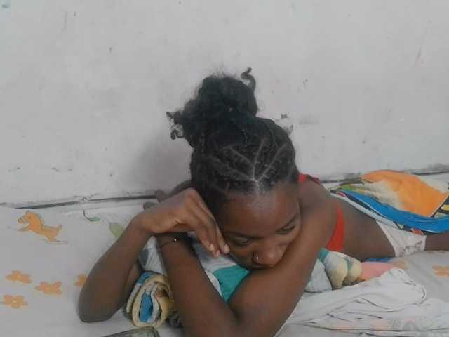 Claudiaah live cam on BongaCams