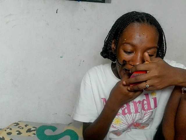 Claudiaah live cam on BongaCams