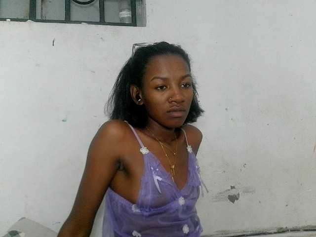 Claudiaah live cam on BongaCams