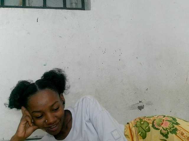 Claudiaah live cam on BongaCams