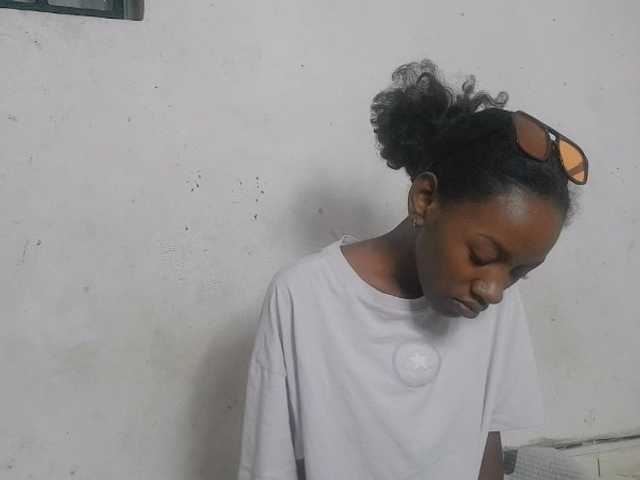 Claudiaah live cam on BongaCams