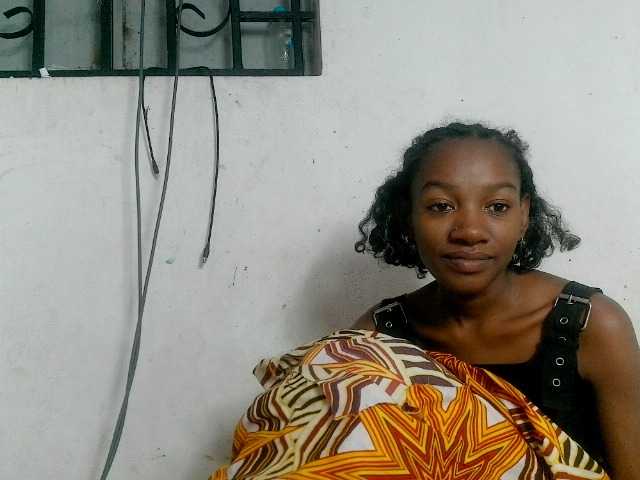 Claudiaah live cam on BongaCams