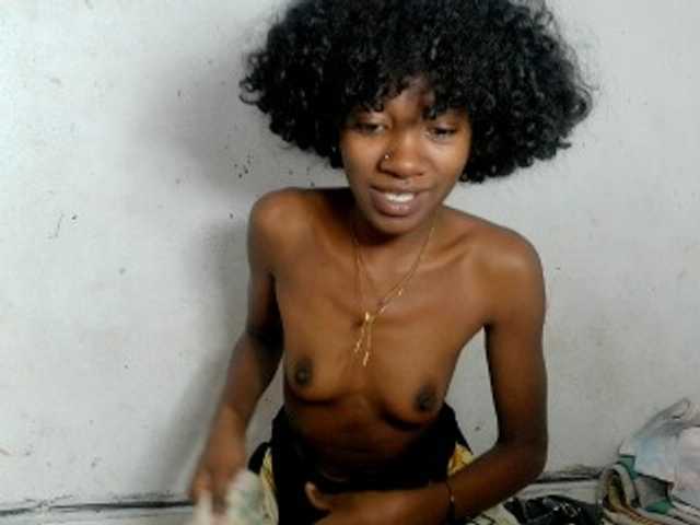 Claudiaah live cam on BongaCams