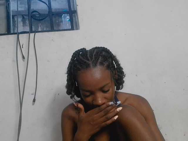 Claudiaah live cam on BongaCams