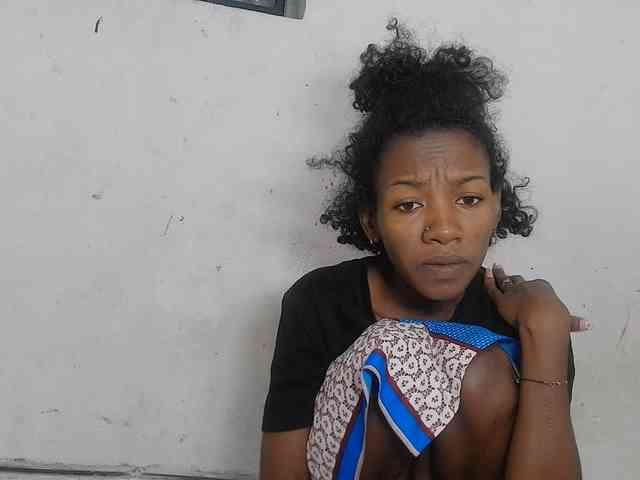 Claudiaah's cam show statistics and live stream