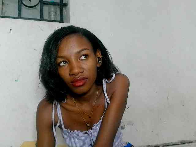 Claudiaah's cam show statistics and live stream
