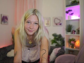 EmilySwan Porn Show