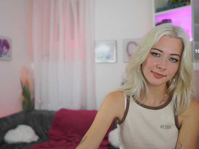 EmilySwan live cam on BongaCams