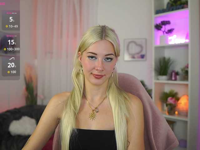 EmilySwan live cam on BongaCams