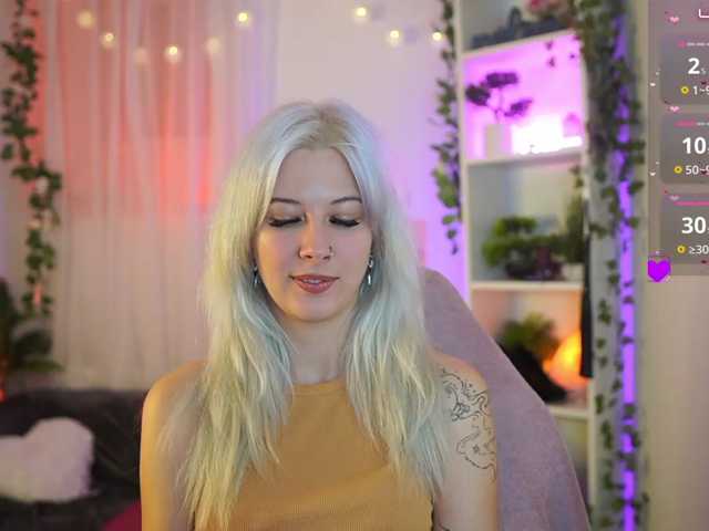 EmilySwan live cam on BongaCams