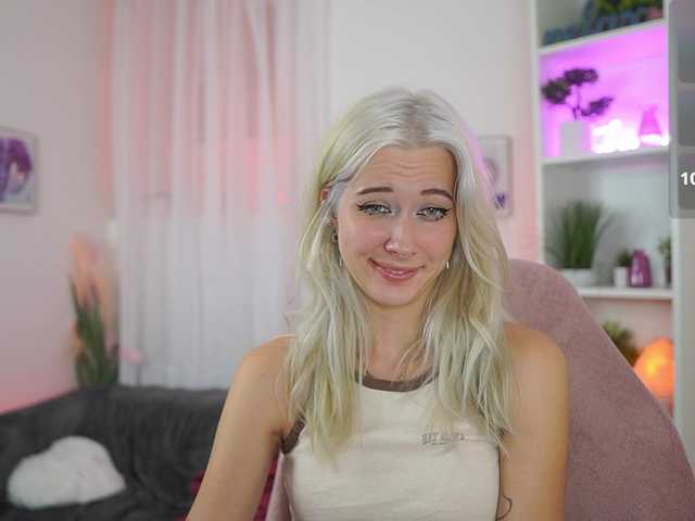 EmilySwan live cam on BongaCams