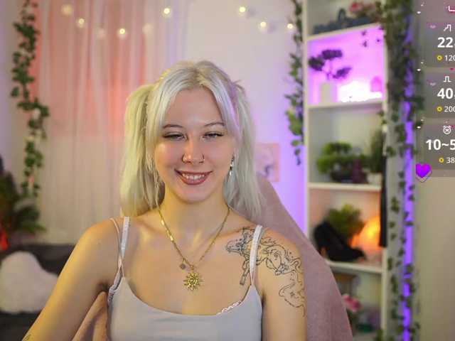 EmilySwan live cam on BongaCams