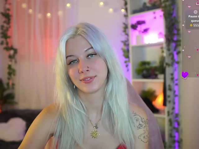 EmilySwan live cam on BongaCams