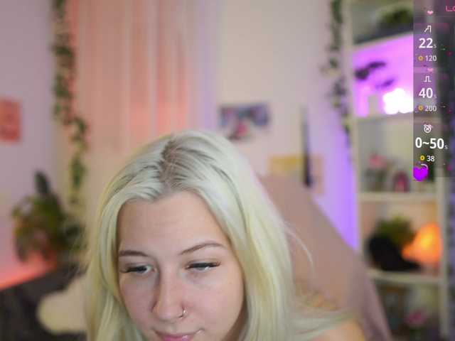EmilySwan live cam on BongaCams