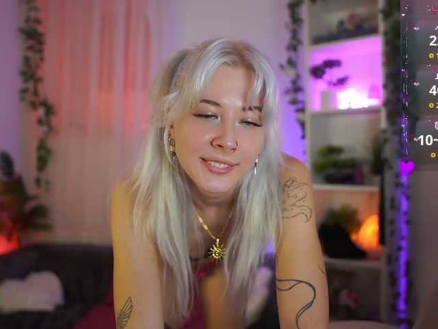 EmilySwan, en vivo ahora en BongaCams