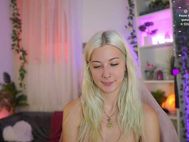 EmilySwan live cam on BongaCams
