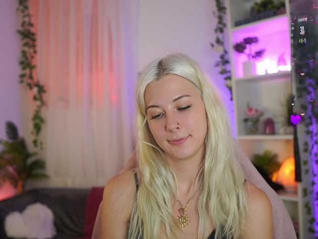 EmilySwan live cam on BongaCams
