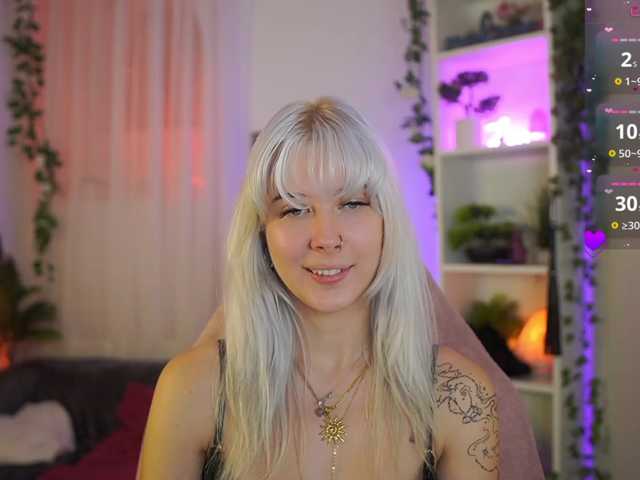 EmilySwan live cam on BongaCams