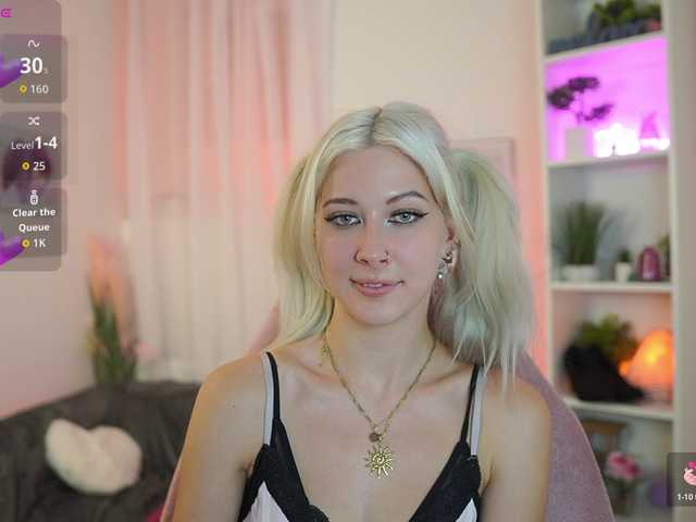 EmilySwan live cam on BongaCams