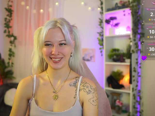 EmilySwan live cam on BongaCams