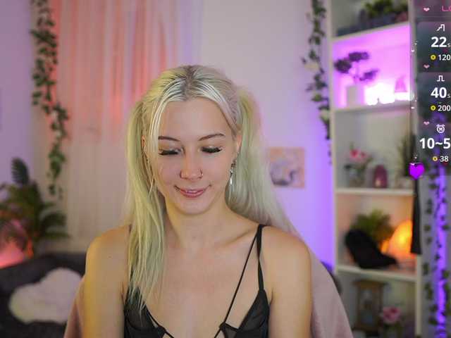 EmilySwan live cam on BongaCams