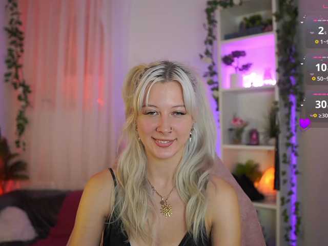 EmilySwan live cam on BongaCams