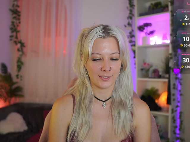 EmilySwan live cam on BongaCams