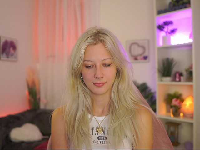 EmilySwan live cam on BongaCams