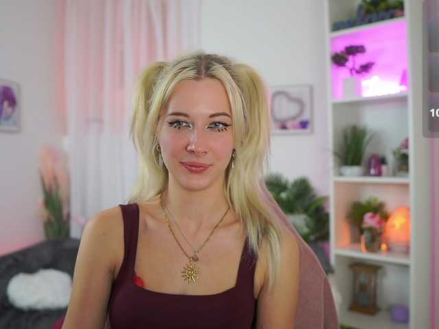 EmilySwan live cam on BongaCams