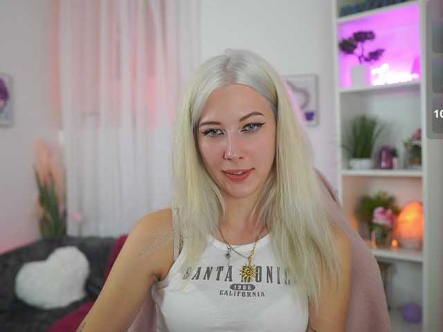EmilySwan live cam on BongaCams