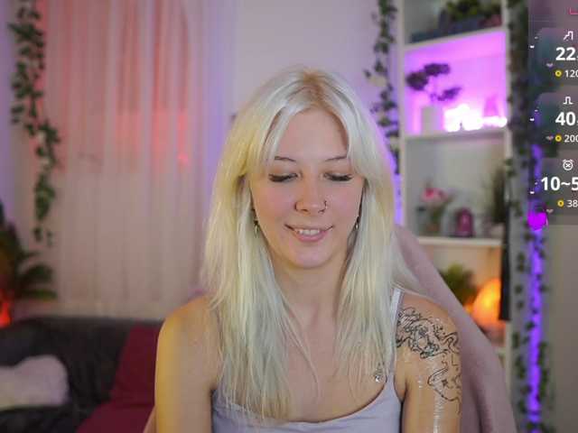 EmilySwan live cam on BongaCams