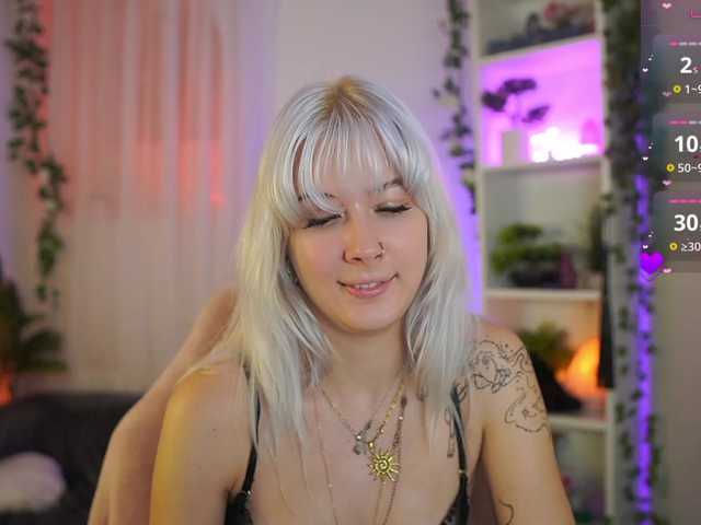 EmilySwan live cam on BongaCams