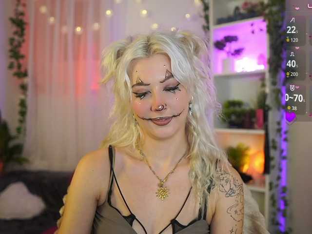 EmilySwan live cam on BongaCams