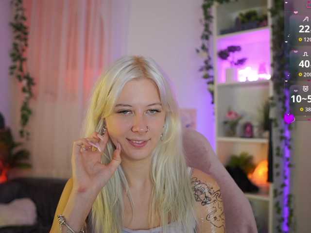 EmilySwan live cam on BongaCams