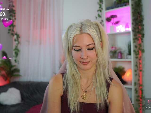EmilySwan live cam on BongaCams