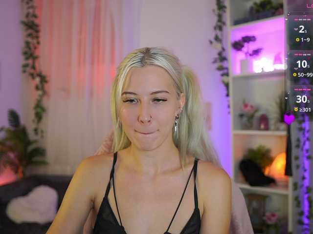 EmilySwan live cam on BongaCams