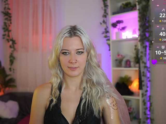 EmilySwan live cam on BongaCams