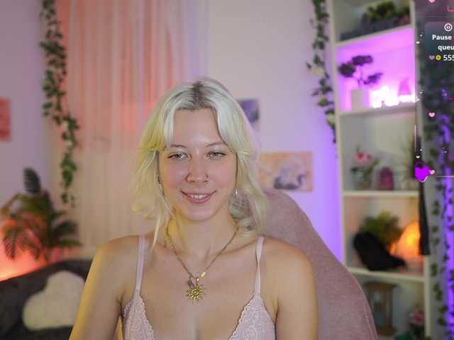 EmilySwan live cam on BongaCams
