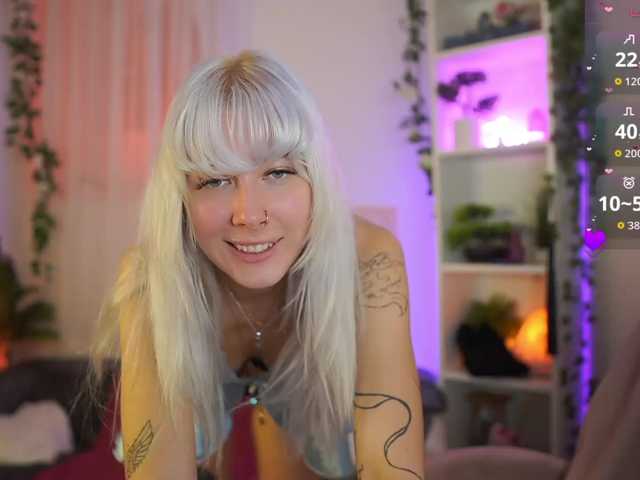 EmilySwan live cam on BongaCams