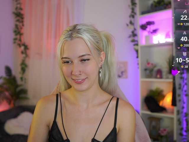 EmilySwan live cam on BongaCams
