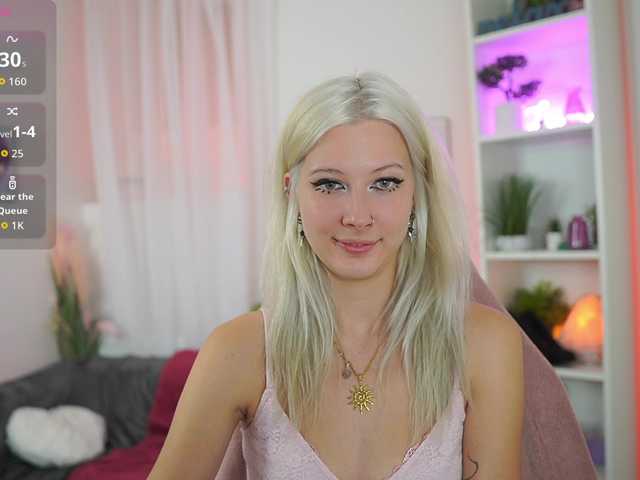 EmilySwan live cam on BongaCams